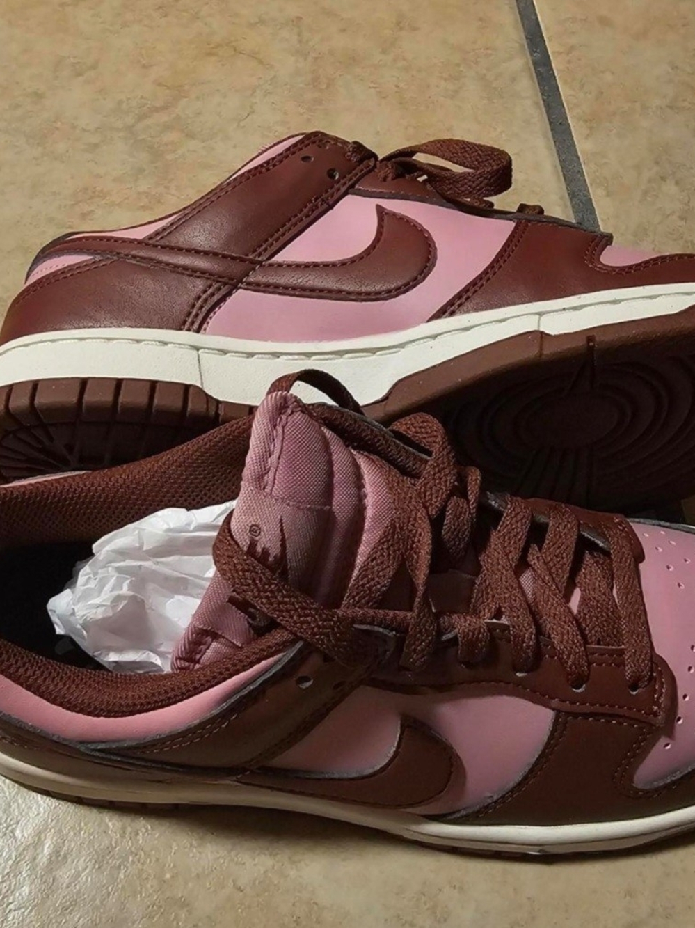 Nike Dunk's, Women’s Low-Top Sneakers in Burgundy and Pink